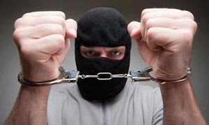 أختان فوق التسعين أحبطتا محاولة سلبهما بالقوة