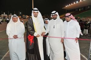 الوزير انس الصالح يقص الشريط ايذانا بافتتاح معرض Get Together سعود سالم
