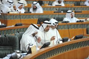 فيصل اليحيى وعبدالرحمن العنجري وعبداللطيف العميري﻿