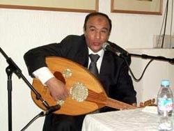 الموجي الصغير: هاني شاكر يتكفل بعلاجي