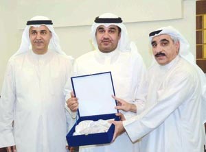 اليوحة ومصطفى يكرمان مدير عام كندور ناصر السعدون