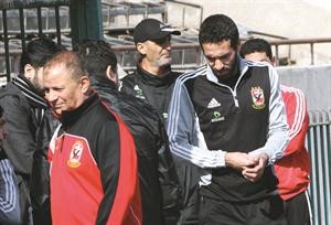 لاعبو الاهلي عانوا الامرين في مالي قبل العودة الى القاهرة