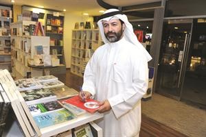دساجد العبدلي يوقع نسخة من كتابه الصوتي ﻿
