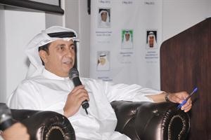 محمد العمر خلال المحاضرة﻿