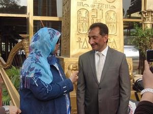 السفير العراقي نزار الخيرالله متحدثا للزميلة هناء السيد
