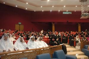 جانب من مديري ومديرات المدارس خلال متابعة مشروع تطوير الهيكل التنظيمي