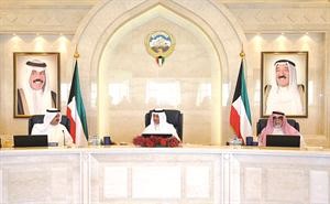 سمو الشيخ جابر المبارك والشيخ احمد الحمود خلال جلسة مجلس الوزراء امس﻿