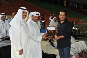 درع الانباء يتسلمها الزميل عبدالله العنزي
