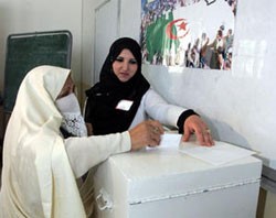 شيخ سلفي يمني يحاكم في الجزائر إثر إصداره فتوى بتحريم الانتخابات