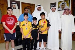 الشيخ خالد الفهد مع ابطال مبارزة القادسية﻿