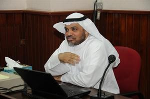 دخالد القحص خلال محاضرته في الاطفاء امس﻿