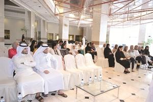 جانب من موظفي كونا يتابعون محاضرة دجاسم المطوع﻿