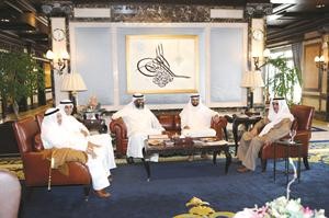 سمو رئيس الوزراء الشيخ جابر المبارك مستقبلا اعضاء مجلس ادارة بنك وربة﻿