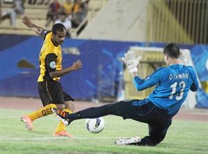 بدر المطوع تعرض للاصابة في مواجهة الاتحاد هاني الشمري