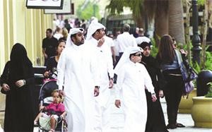 القطريون يتصدرون قائمة السياح الخليجيين في معدل الإنفاق السياحي