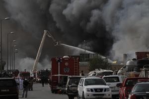سحب الدخان شوهدت على مسافة اكثر من 10 كيلومترات في الجهراء﻿