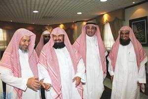 الشيخ السديسيباشر عمله في رئاسة الحرمين