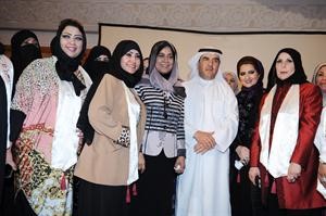 الكندري والعمر مع عدد من مديري المرحلة الابتدائية في منطقة الفروانية﻿
