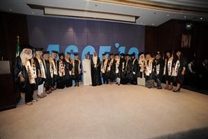 السعدون مع بعض الخريجات	 اسامة ابوعطية﻿
