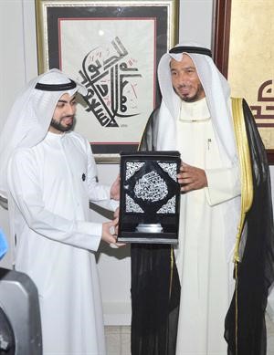 درع تذكارية للمعتوق﻿
