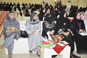 يسرى العمر متوسطة الحضور في الحفل