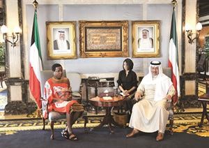 سمو رئيس الوزراء الشيخ جابر المبارك مستقبلا الامير جدوزا