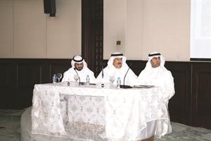 جانب من المؤتمر الصحافي

