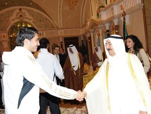 نوري شاهين يتشرف بمصافحة سمو الامير﻿