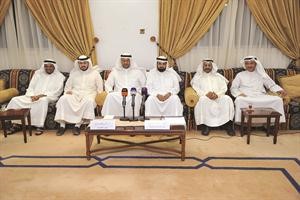 دعلي العبيدي ومبارك الوعلانيتوسطان دناصر الصانع ونصار الخالدي ودجاسم العمر 
