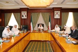 سمو رئيس الوزراء الشيخ جابر المبارك مترئسا الاجتماع﻿