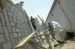 جانب من جولة الانباء على مواقع العمل المكشوفة العام الماضي