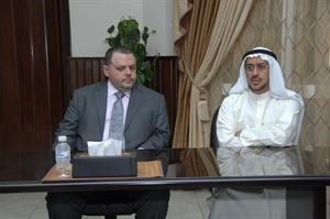 دحسين الخياط و مانس ميرزا خلال الاجتماع﻿