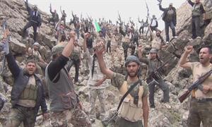 مقاتلو الجيش السوري الحر في درعا امس رويترز
