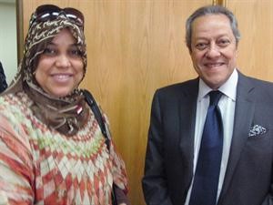 وزير السياحة المصري فخري عبدالنور مع الزميلة هناء السيدناصر عبدالسيد﻿