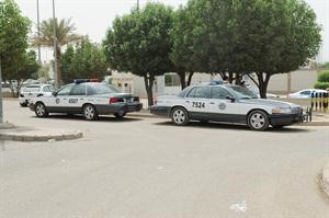 التواجد الامني الكويتي لم يغب عن المشهد امام السفارة 