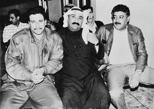 طارق ادريس متوسطا محمد القضاع والمرحوم بدر البلوشيفي المركز الاعلامي بدمشق 1991