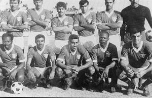 خالد ادريس مع منتخب الكويت لكرة القدم عام 1970
