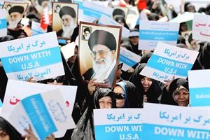 ﻿تظاهرة ايرانية استجابة لدعوة الحكومة احتجاجا على الاتحاد بين البحرين والسعودية امس	افپ﻿