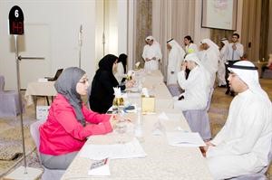 جانب من عملية المقابلات لتوظيف الكفاءات المحلية﻿