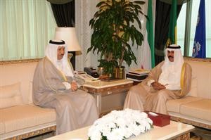 سمو ولي العهد الشيخ نواف الاحمد مستقبلا سمو رئيس الوزراء الشيخ جابر المبارك﻿