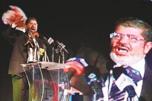 مرشح حزب الحرية والعدالة محمد مرسي في اخر مهرجان انتخابي امس الاول اپ