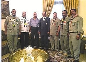السفير درشيد الحمد خلال لقائه وفد جمعية الكشافة﻿