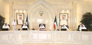 سمو الشيخ جابر المبارك مترئسا جلسة مجلس الوزراء امس وبجانبه الشيخ احمد الحمود والشيخ صباح الخالد والشيخ احمد الخالد ومصطفى الشمالي ﻿