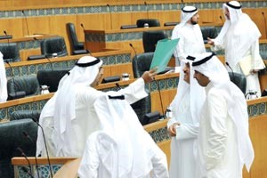 عبدالرحمن العنجري يرفع ملفا اخضر امام مسلم البراك وخالد الطاحوس وينادي التاميناتالتامينات