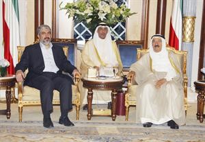 صاحب السمو خلال لقائه خالد مشعل﻿