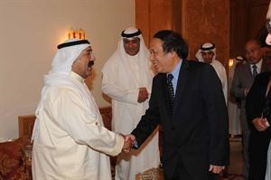 الشيخ ناصر صباح الاحمد مستقبلا سفير فيتنام