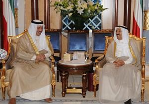 صاحب السمو الامير الشيخ صباح الاحمد مستقبلا سمو رئيس الوزراء الشيخ جابر المبارك﻿