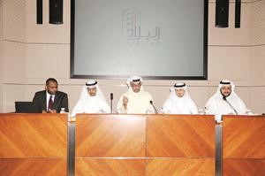 عبداللطيف العبدالرزاق متحدثا خلال عمومية البلاد 	فريال حماد﻿