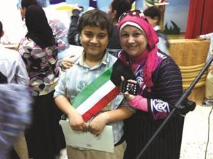 ﻿مروان هشام مع والدته﻿
