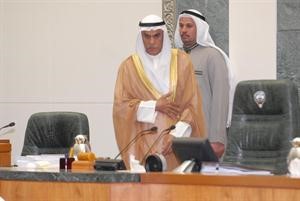 الرئيس احمد السعدون متوجها لاعتلاء المنصة